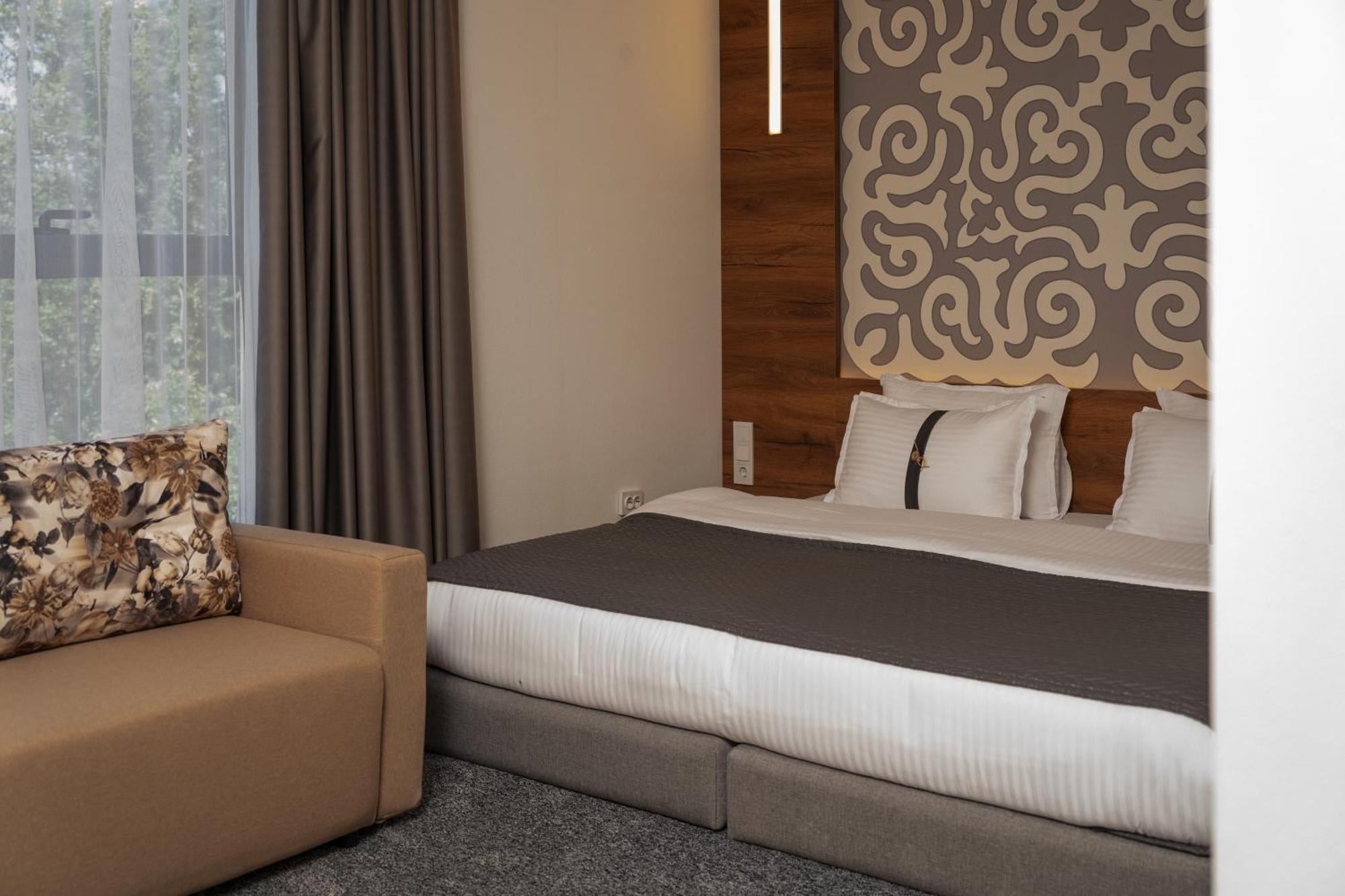 Duo Hotel By Futuro Бишкек Экстерьер фото