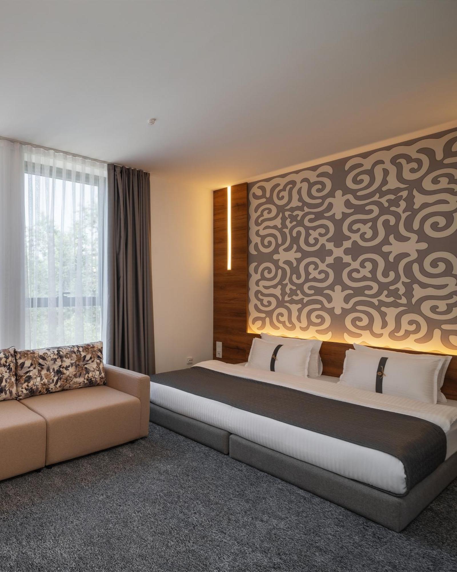 Duo Hotel By Futuro Бишкек Экстерьер фото