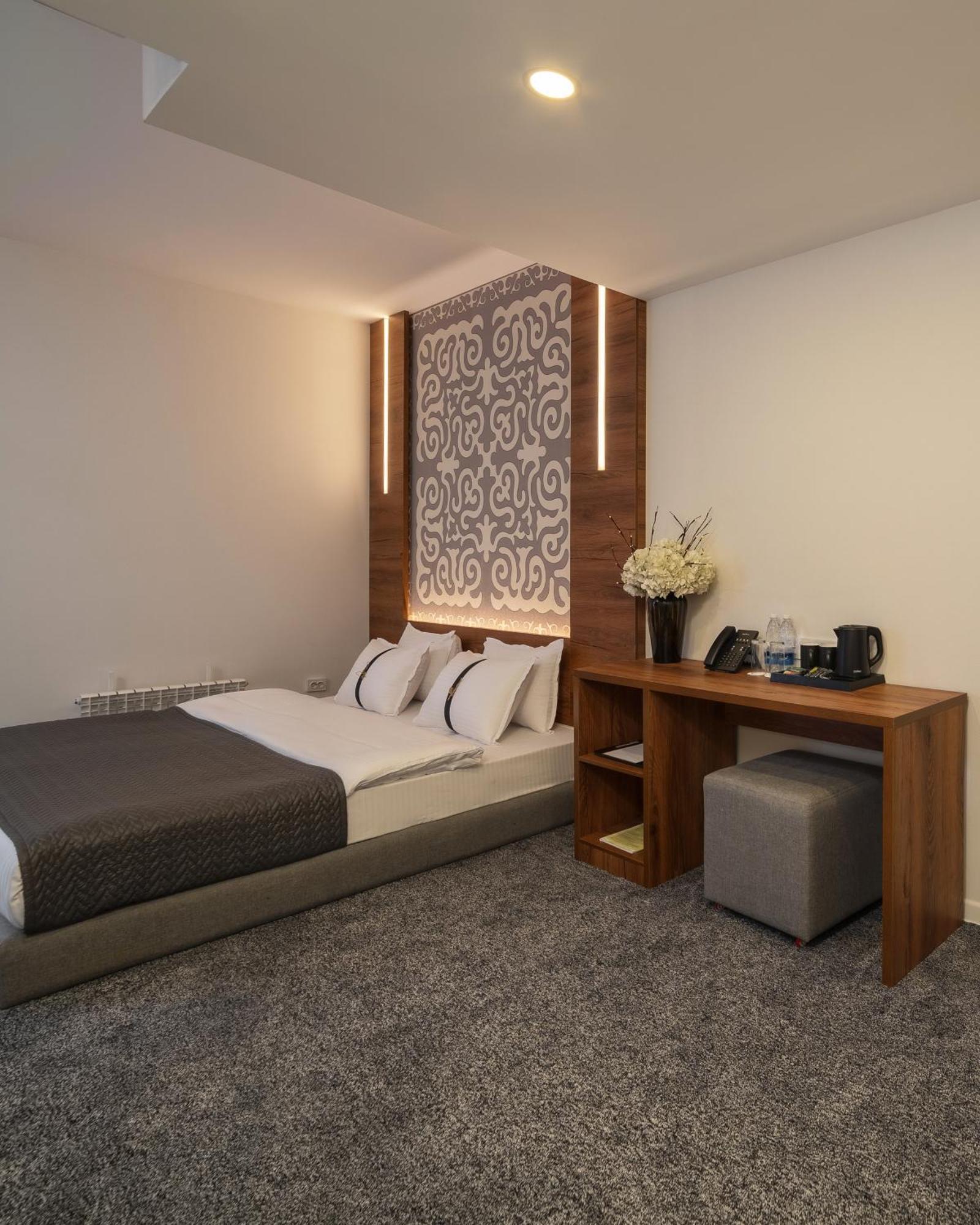 Duo Hotel By Futuro Бишкек Экстерьер фото